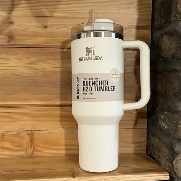 Stanley Stainless H2.O Flowstate Quencher Tumbler Sour Cream Hearth&Hand 40 oz